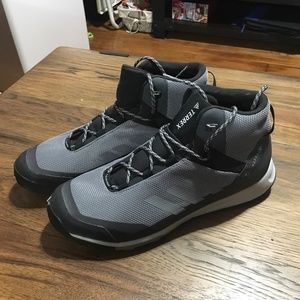 Adidas Terrex  tivid mid boots